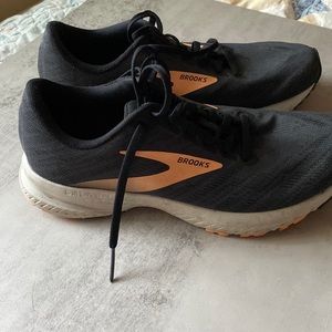 Brooks launch 7 size 9